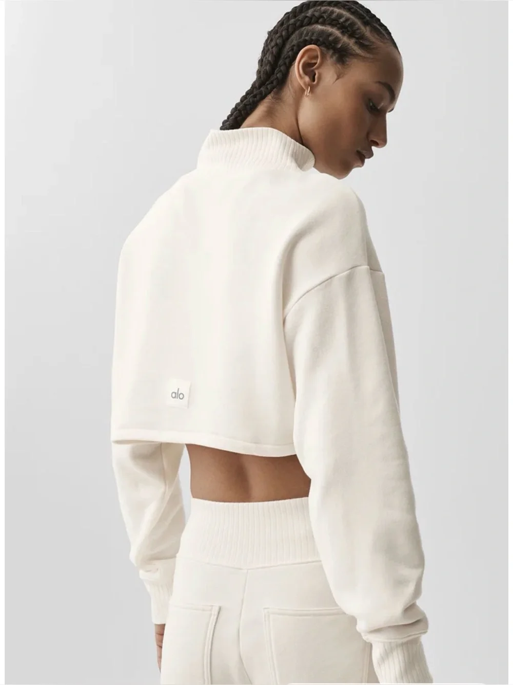 Alo yoga cropped serenity coverup pullover mock neck off white beige medium